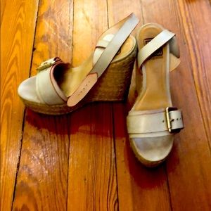 High wedges with buckle